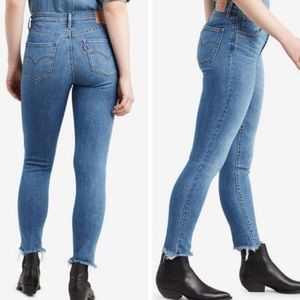 Levi’s 721 High Rise Medium Wash Jeans 29